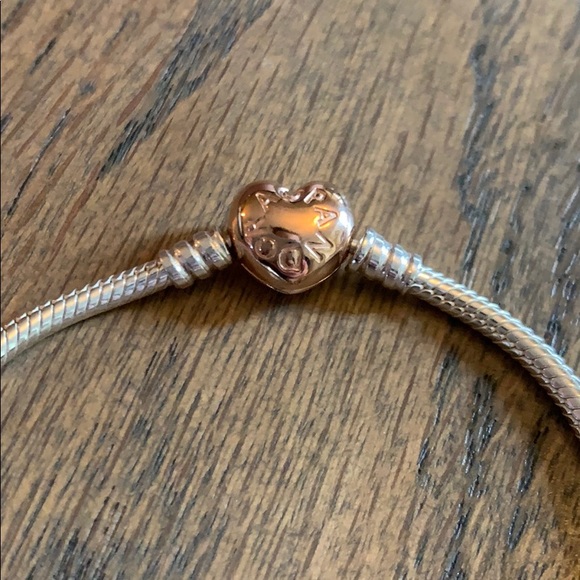 PANDORA Fun In Love Bracelet Gift Set Rose 7.5” - Picture 5 of 8